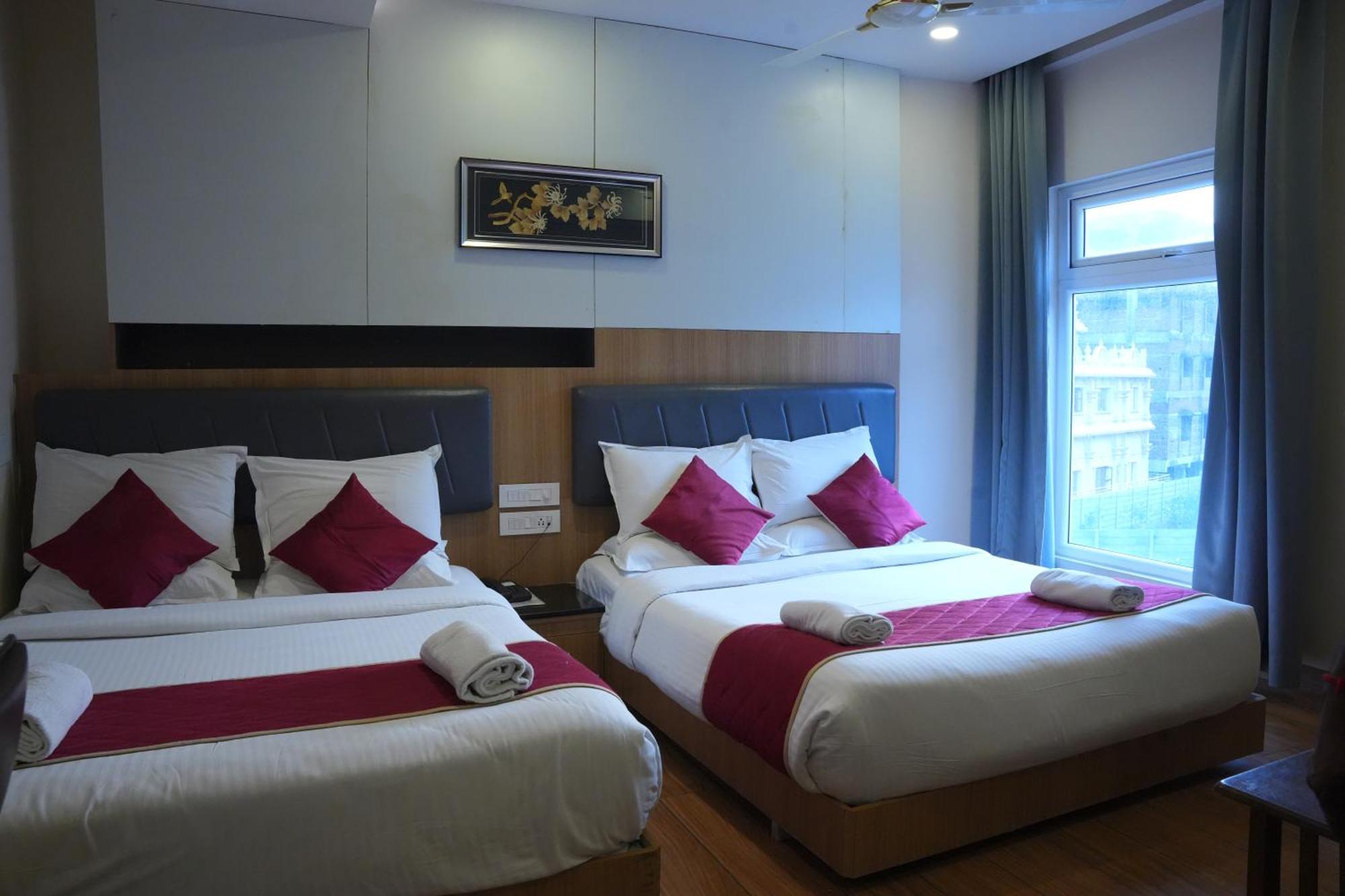 Kvp Golden Inn Tirupati Dış mekan fotoğraf