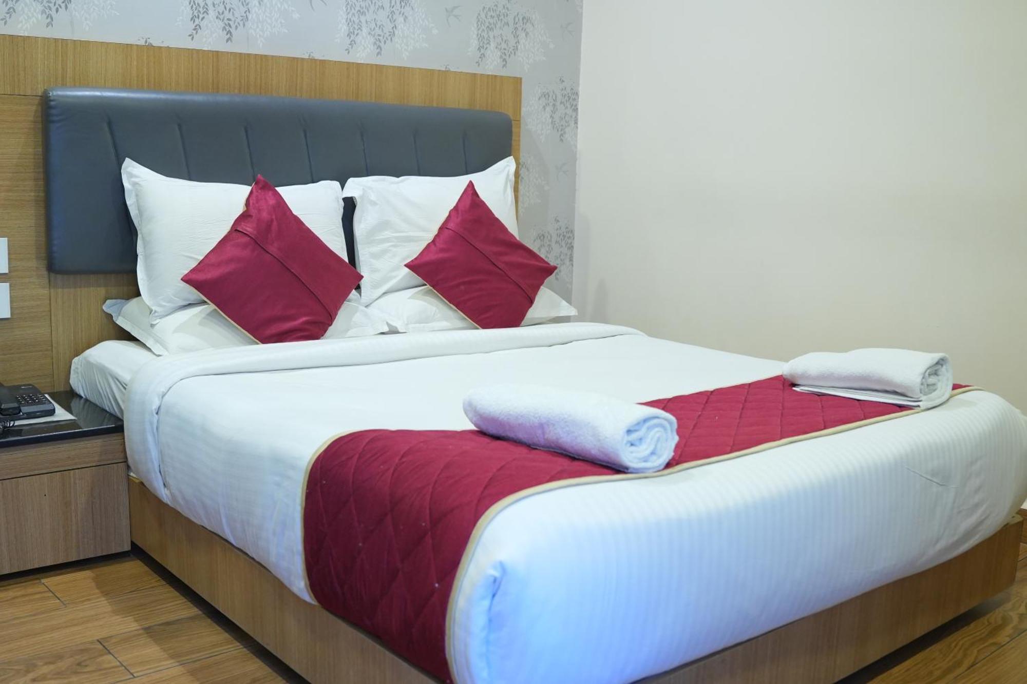 Kvp Golden Inn Tirupati Dış mekan fotoğraf