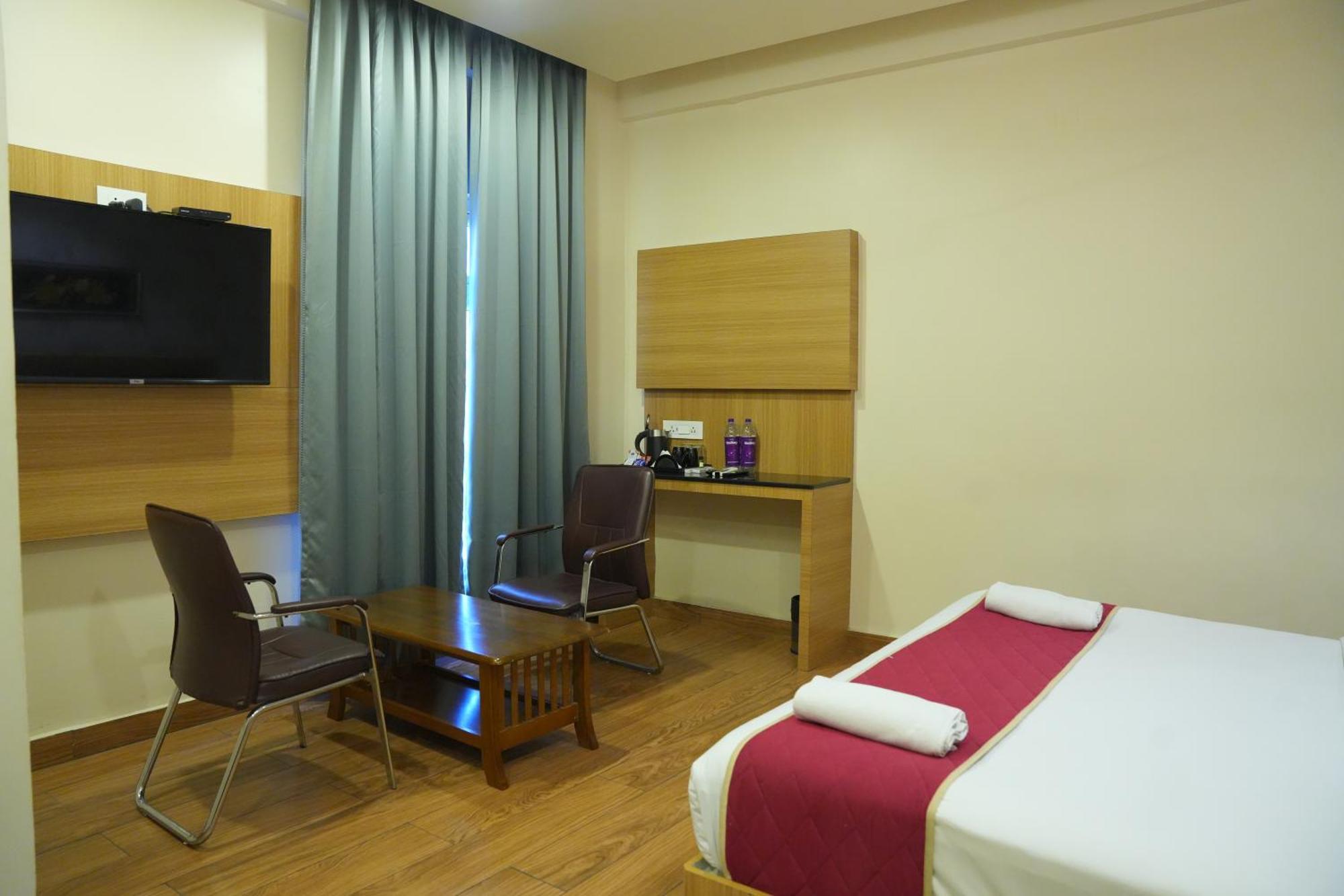 Kvp Golden Inn Tirupati Dış mekan fotoğraf
