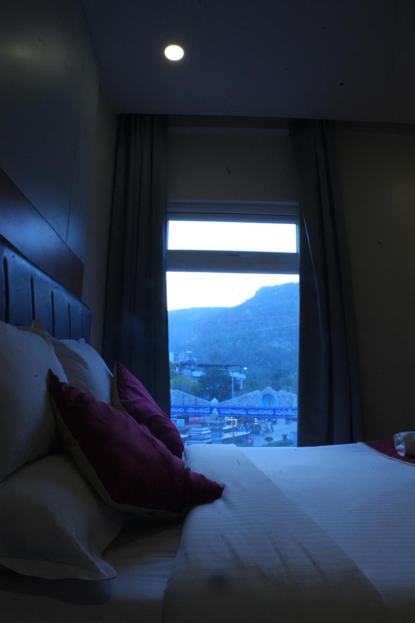 Kvp Golden Inn Tirupati Dış mekan fotoğraf