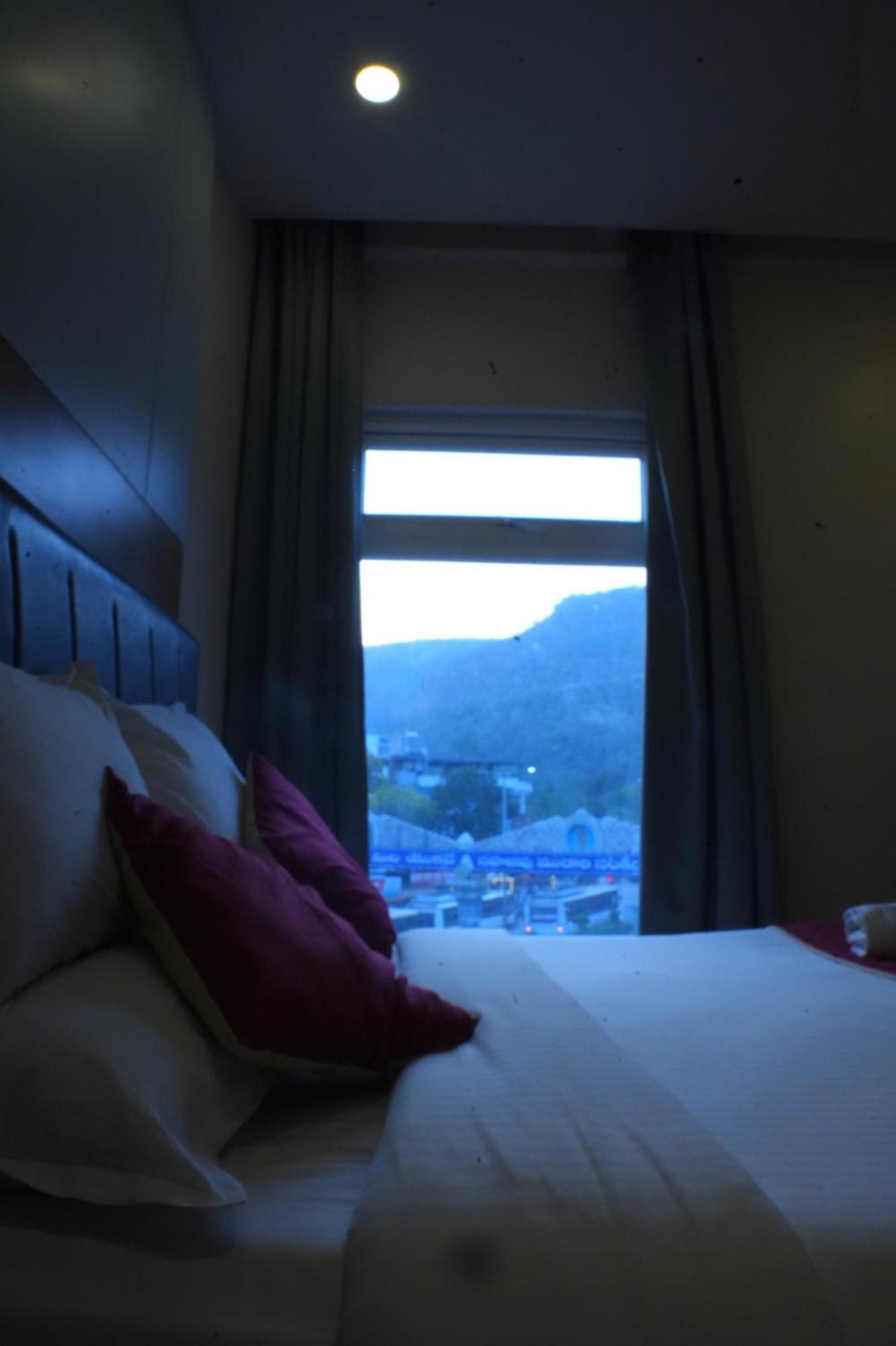 Kvp Golden Inn Tirupati Dış mekan fotoğraf