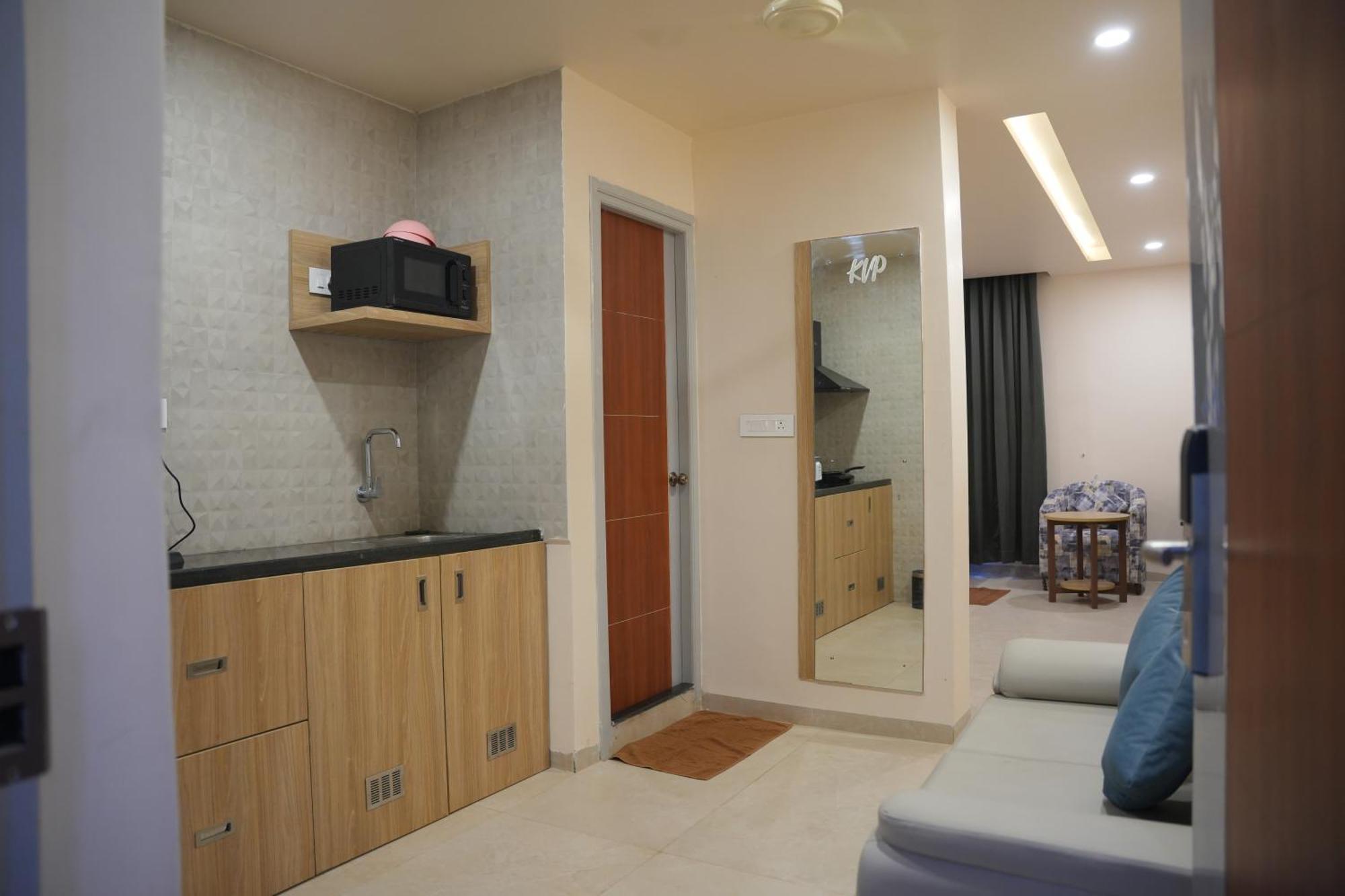 Kvp Golden Inn Tirupati Dış mekan fotoğraf