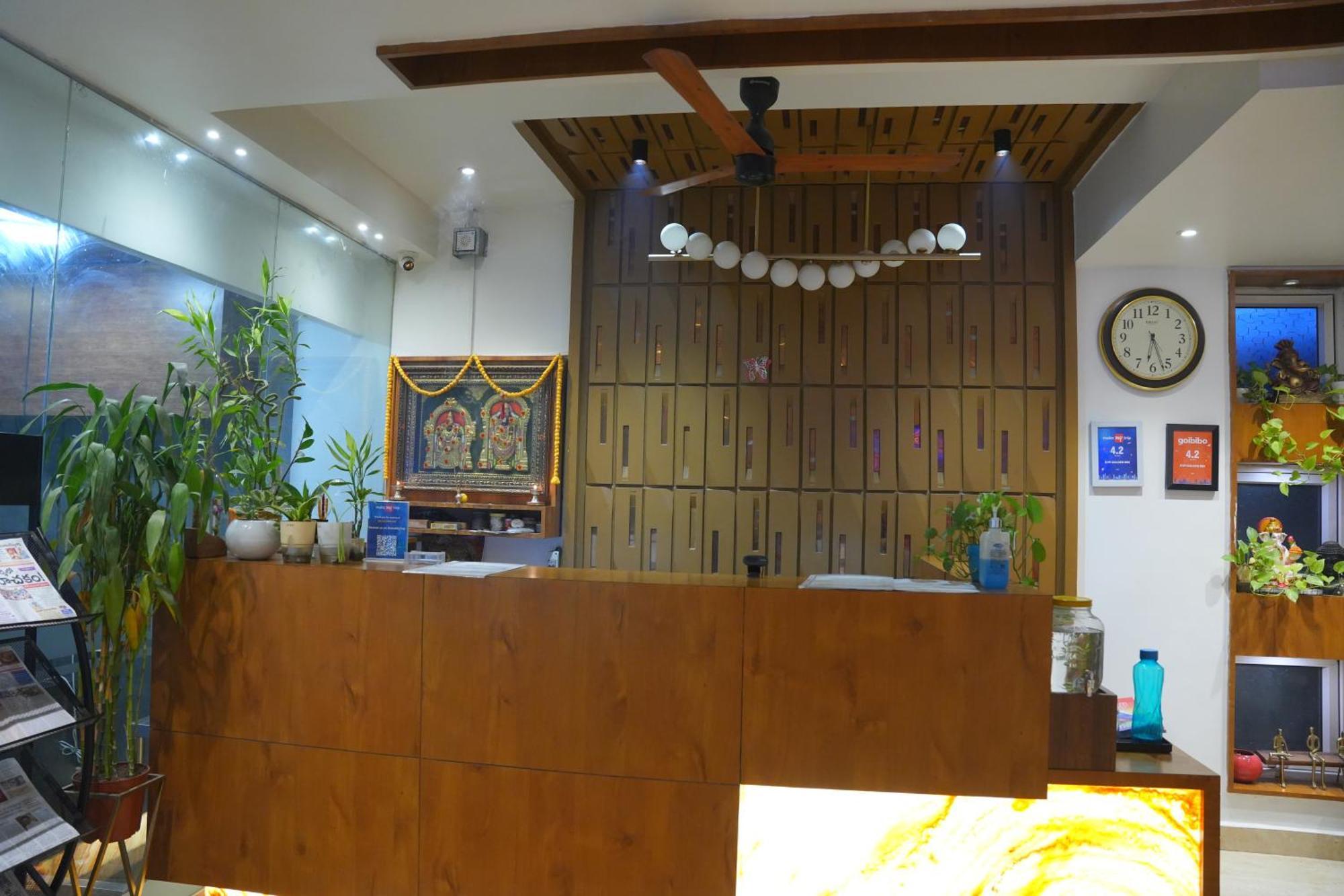 Kvp Golden Inn Tirupati Dış mekan fotoğraf