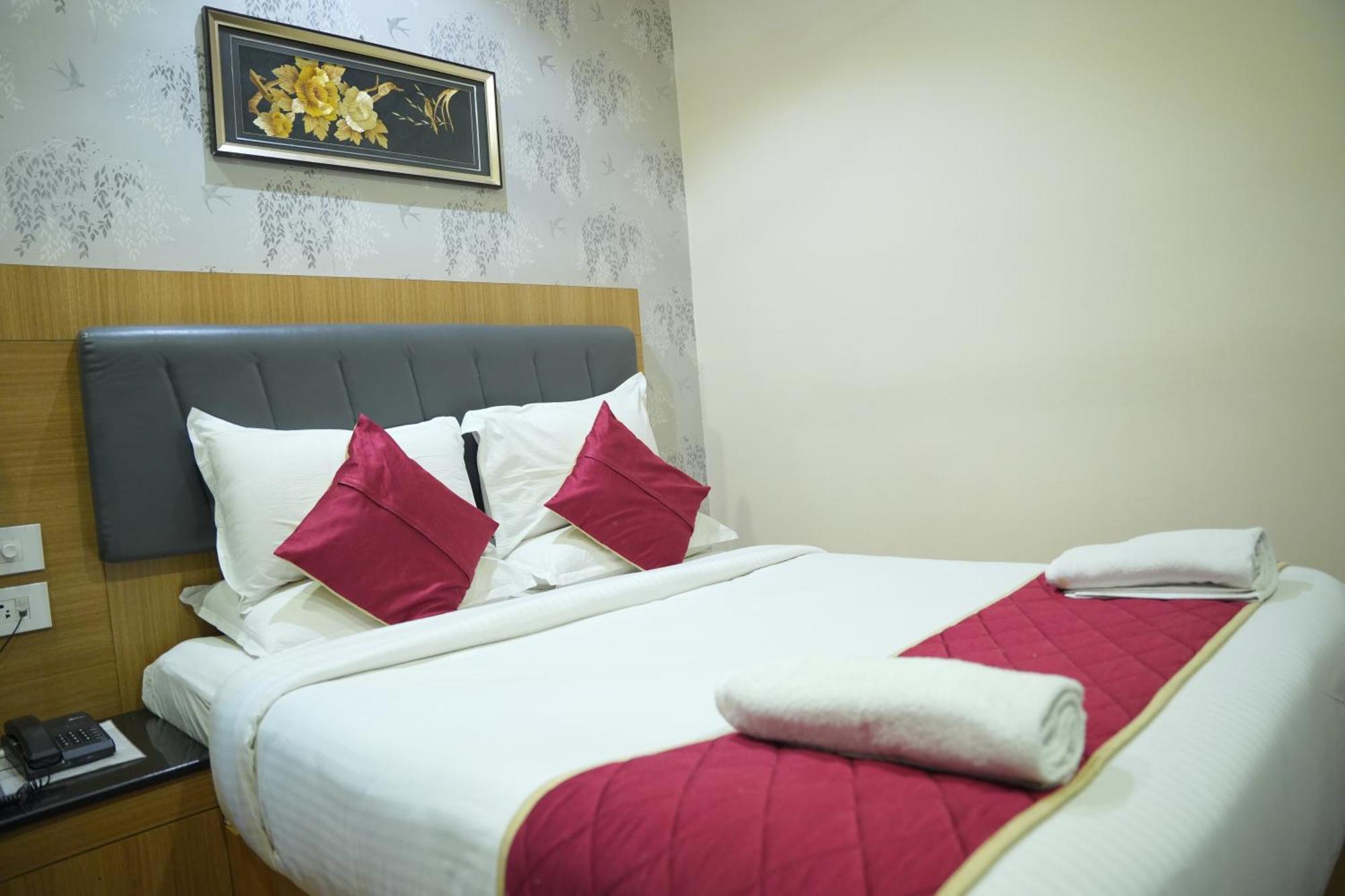 Kvp Golden Inn Tirupati Dış mekan fotoğraf